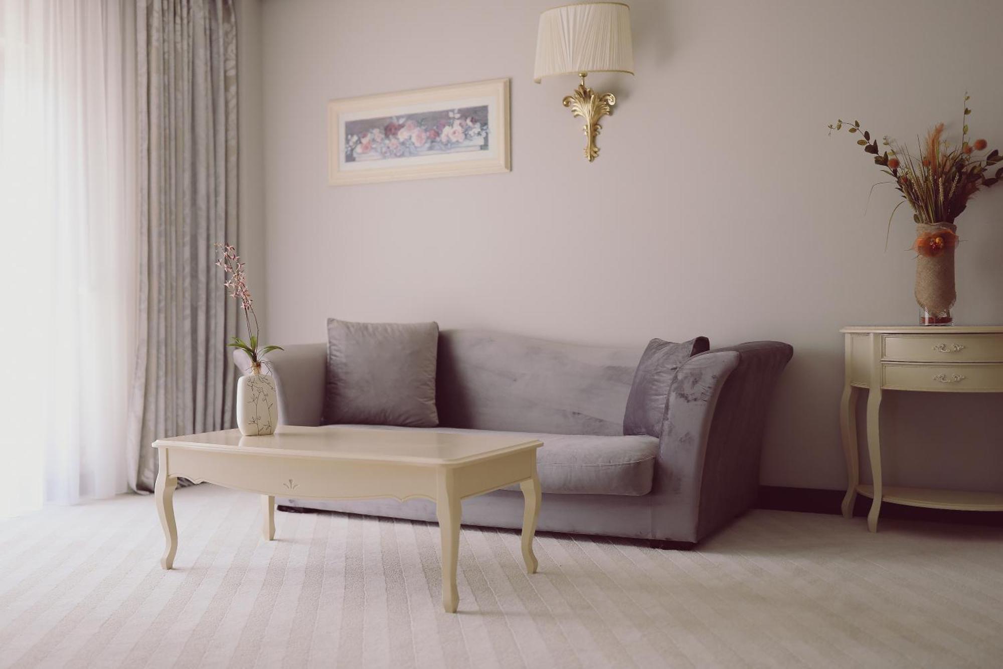 Hotel Helen Bacau Bagian luar foto